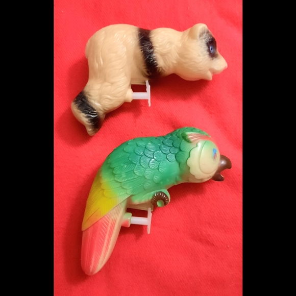 Vintage 1950s Animal Squirt Guns Toy Lot of 2 Panda Bear & Parrot - Picture 2 of 5